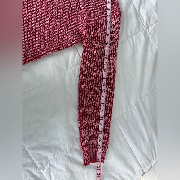 Women's red heart sweater, size small - Picture 6 of 8
